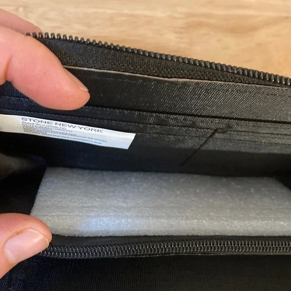 🌷5/$25 Stone Mountain Accessories Black Wallet with Snap Closure - Picture 4 of 6